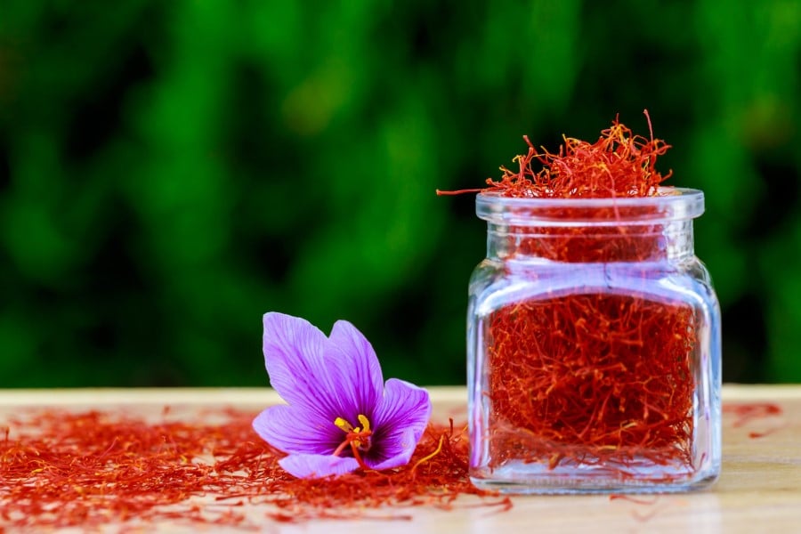 Edible Rose Petals - Saffron and More